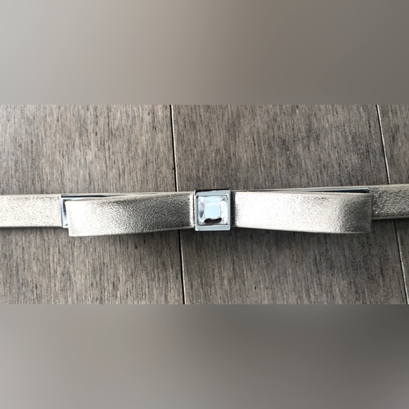 38 inches long silver belt with bow - Picture 3 of 4